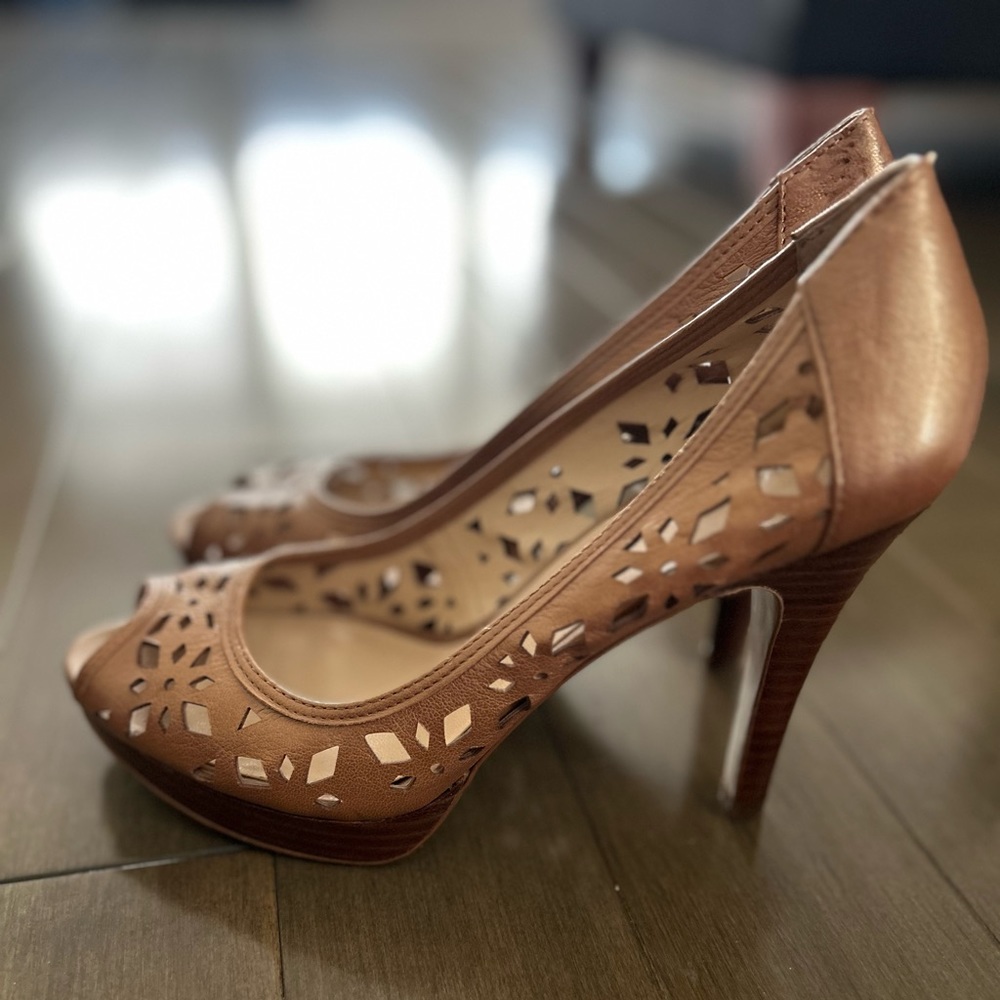Gorgeous pair of Franco Sarto high heel shoes